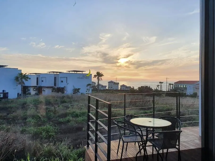 Aewol Sea Town House 8 Vila Jeju